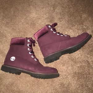 Special addition holiday Timberlands❤️❤️❤️